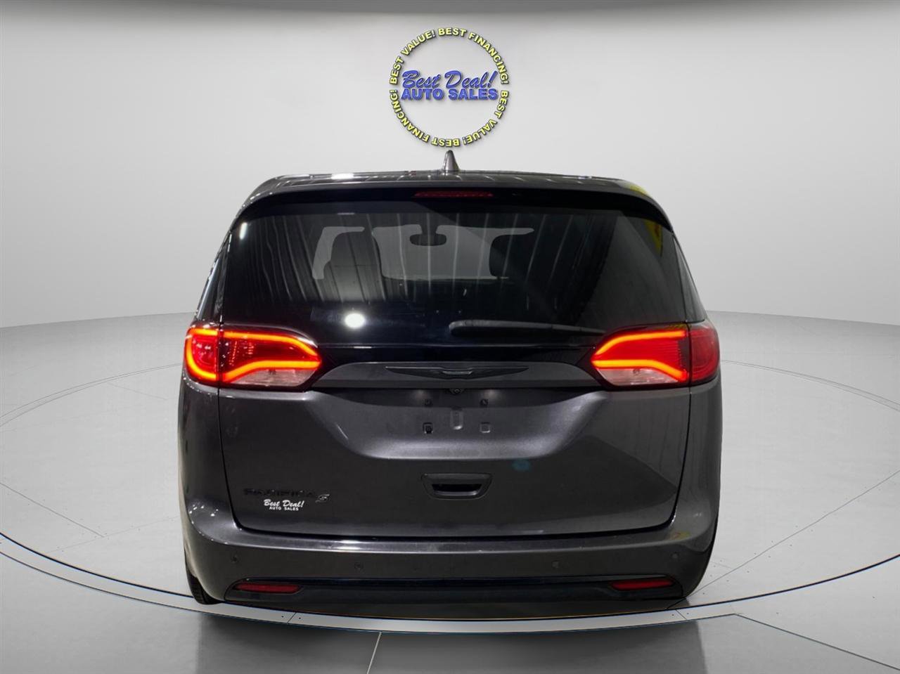 Used 2018 Chrysler Pacifica Touring Plus w/ S Appearance Package FWD image 4