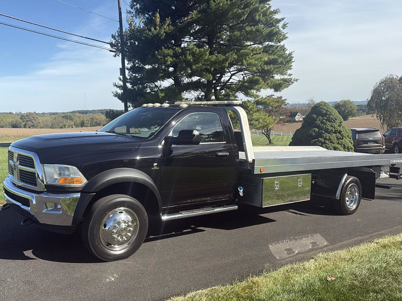 Used 2012 RAM 5500 SLT RWD image 1
