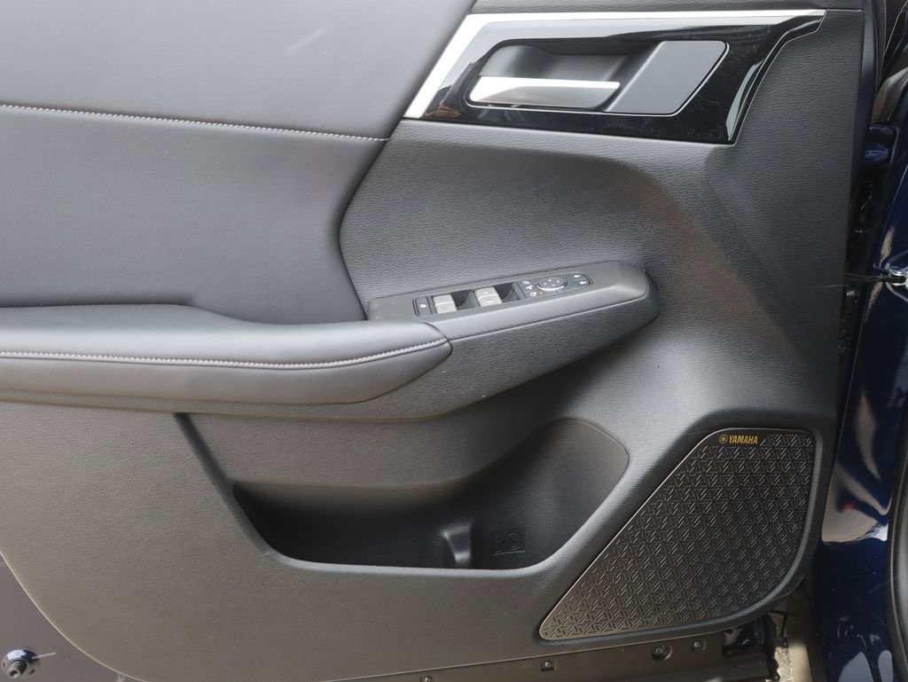 New 2025 Mitsubishi Outlander SE image 34