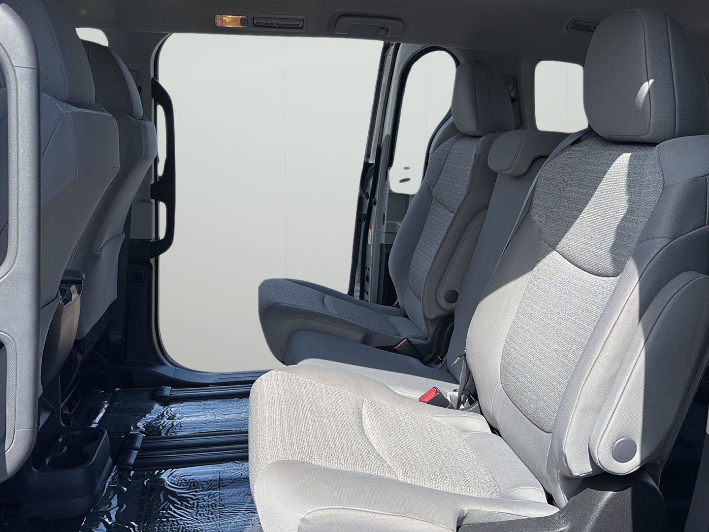 Used 2022 Toyota Sienna LE AWD/4WD image 19