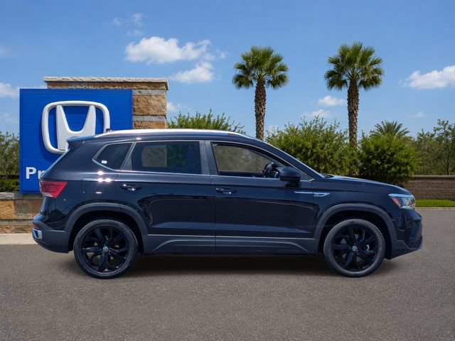 Used 2023 Volkswagen Taos SE w/ Black Wheel Package FWD image 6