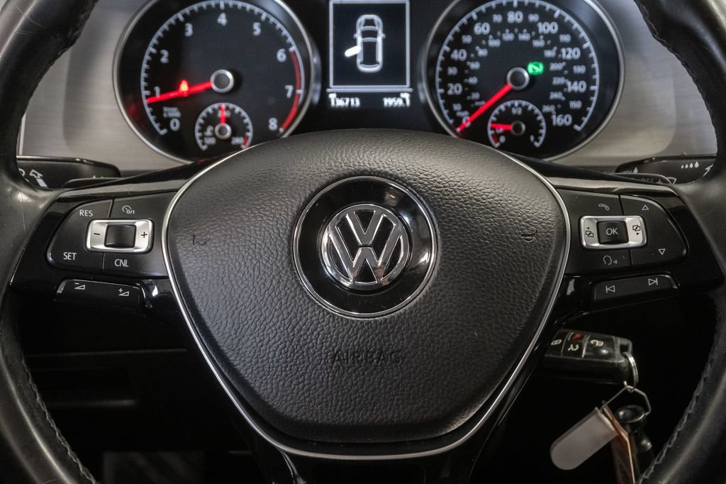 Used 2015 Volkswagen Golf S FWD image 14
