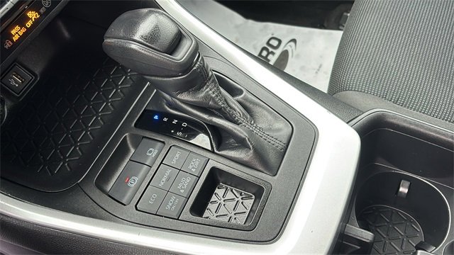 Used 2023 Toyota RAV4 LE image 22