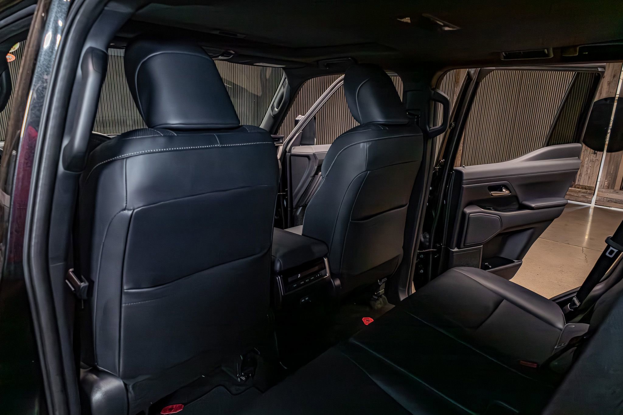 Used 2024 Lexus GX 550 w/ Cold Area Package image 22