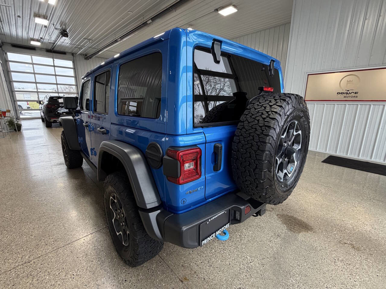 Used 2022 Jeep Wrangler Unlimited Rubicon 4xe w/ Cold Weather Group AWD/4WD image 37