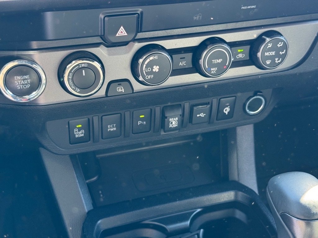 Used 2020 Toyota Tacoma TRD Sport w/ Technology Package image 21