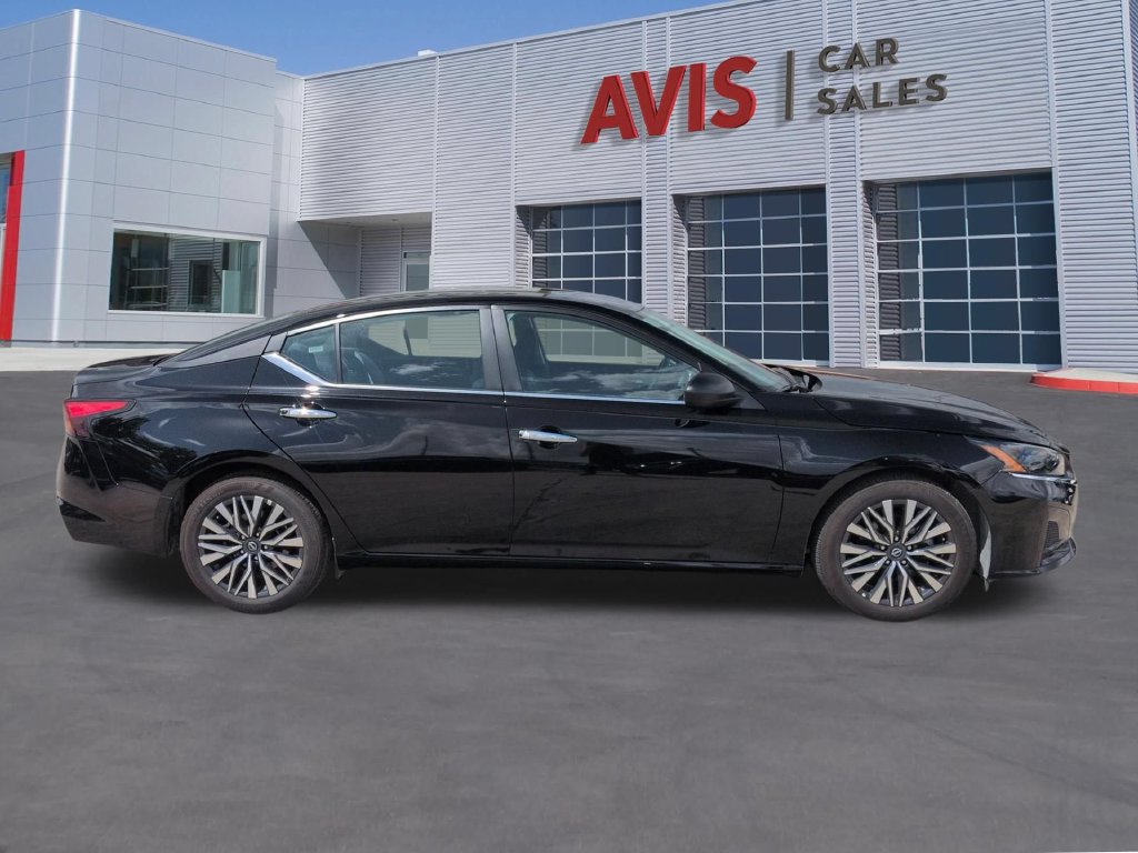 Used 2025 Nissan Altima 2.5 SV FWD image 5