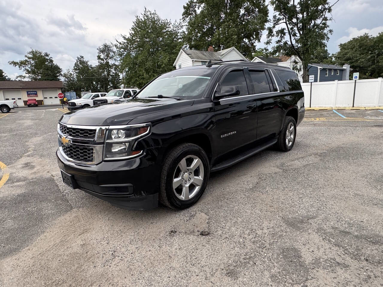 Used 2018 Chevrolet Suburban LT AWD/4WD image 25