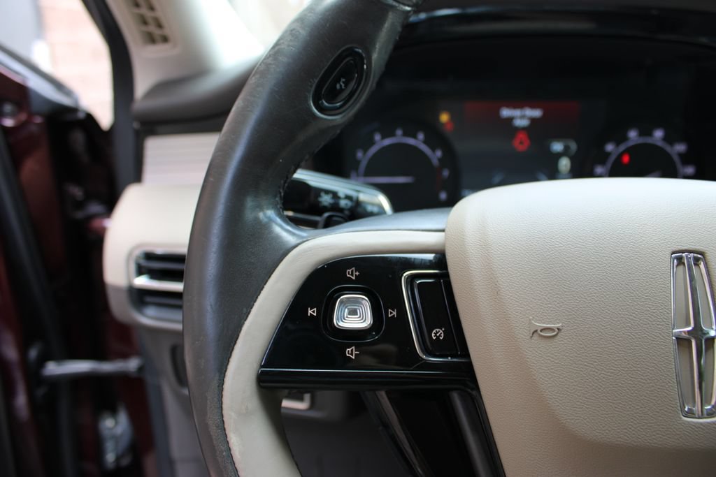 Used 2020 Lincoln Corsair AWD w/ Premium Package image 15