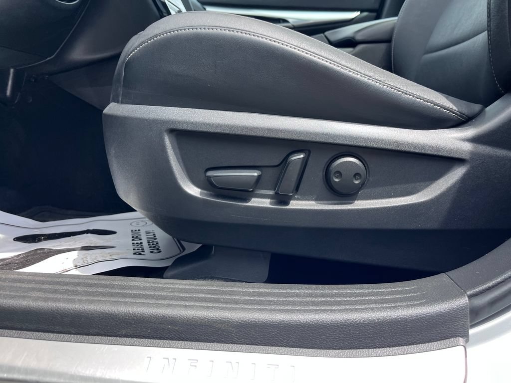 Used 2019 INFINITI QX50 Luxe w/ Protection Package FWD image 9