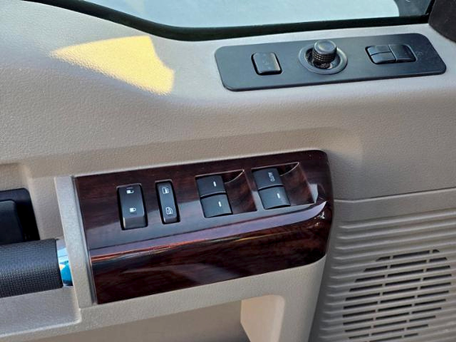 Used 2008 Ford F350 2WD Crew Cab Super Duty image 22