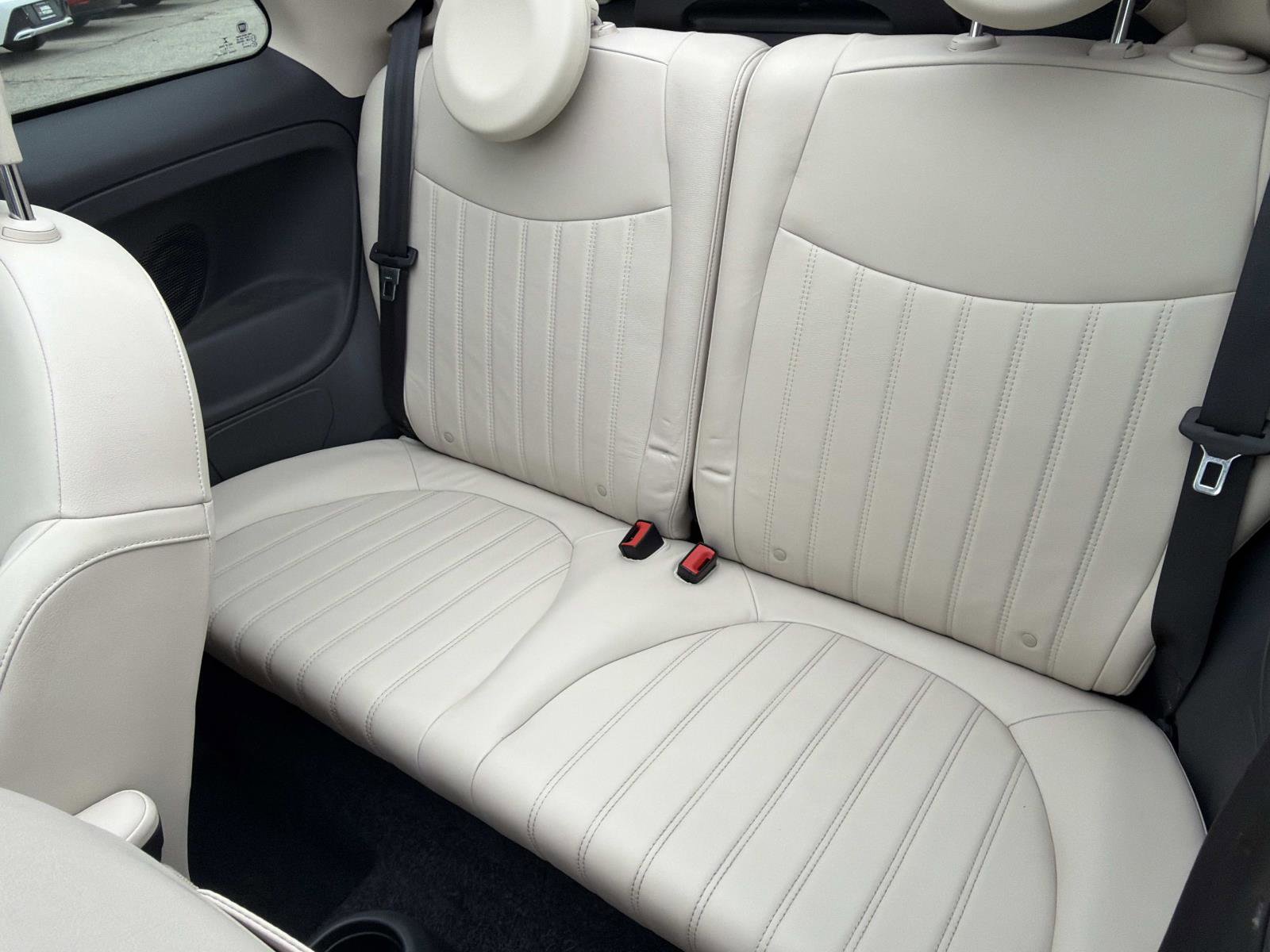 Used 2018 FIAT 500 Lounge FWD image 11