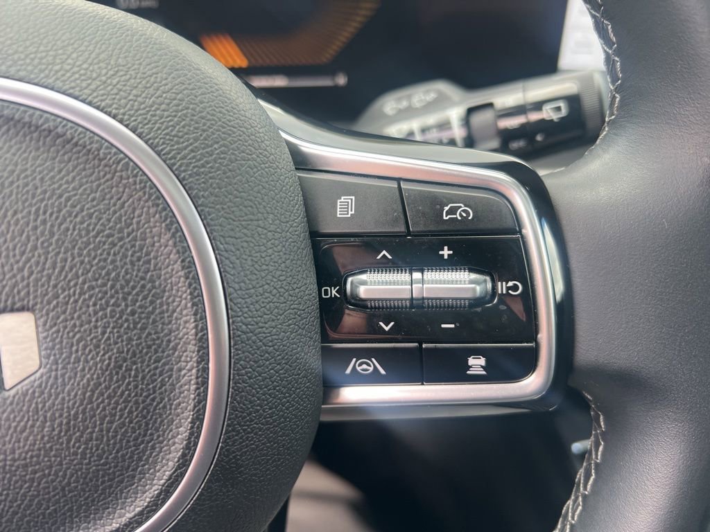 Certified 2025 Kia Sorento S w/ Panoramic Sunroof Package image 62