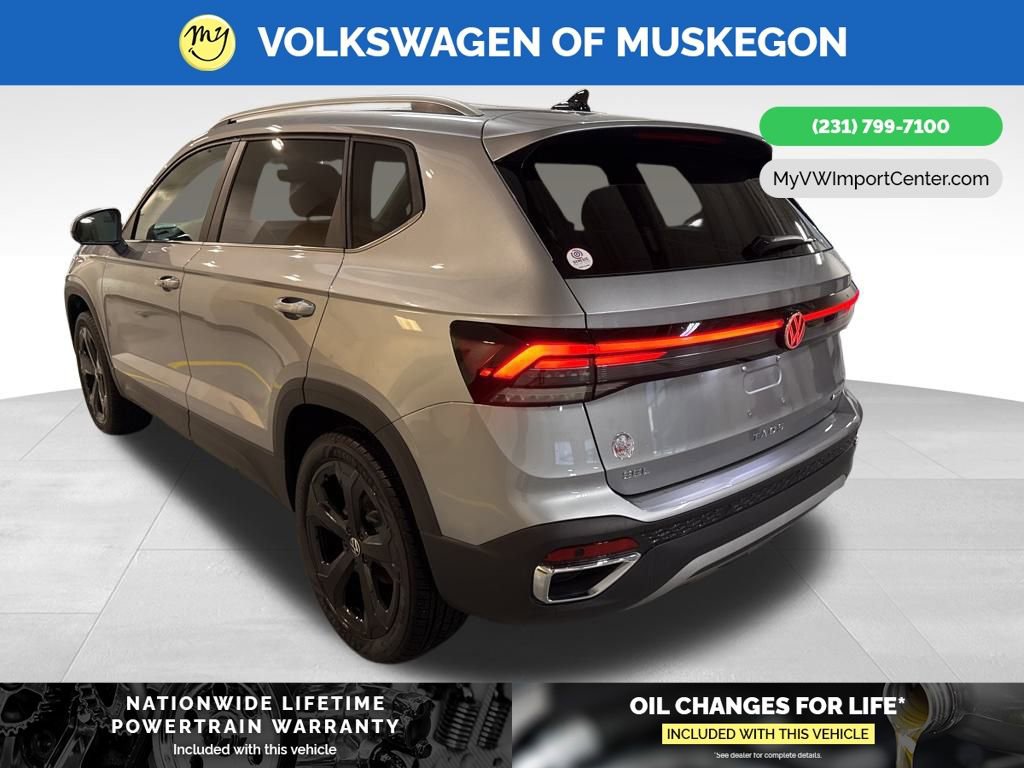 New 2026 Volkswagen Taos SEL image 5