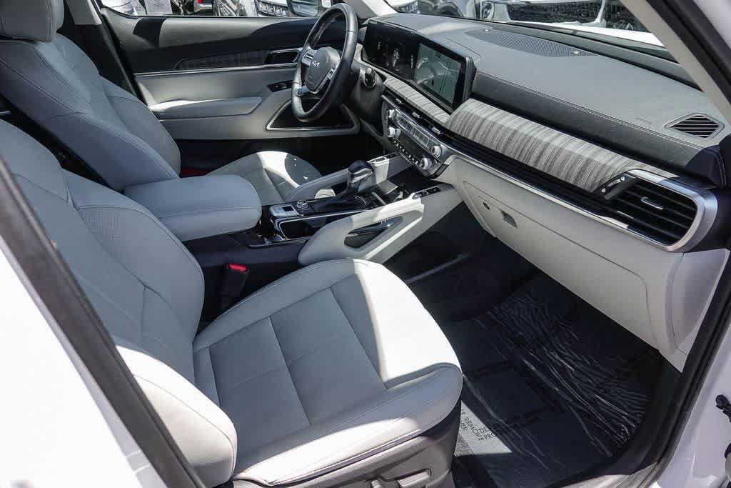 Certified 2024 Kia Telluride EX w/ EX Captain's Chair Package AWD/4WD image 15