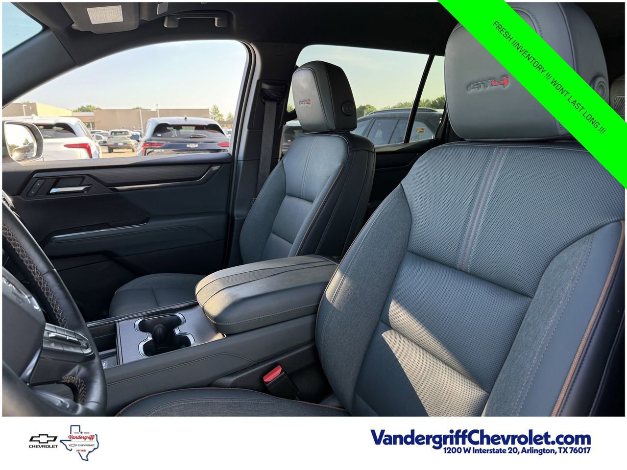 Used 2025 GMC Acadia AT4 AWD/4WD image 19