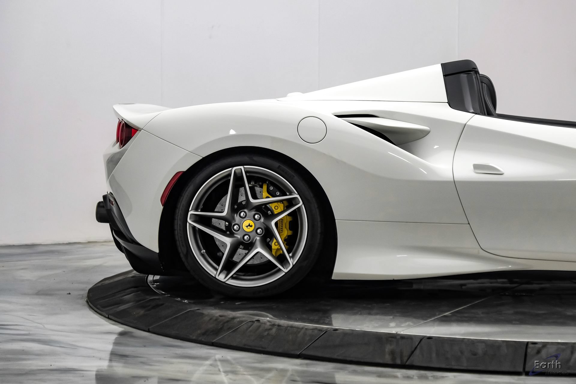 Used 2022 Ferrari F8 Tributo RWD image 29