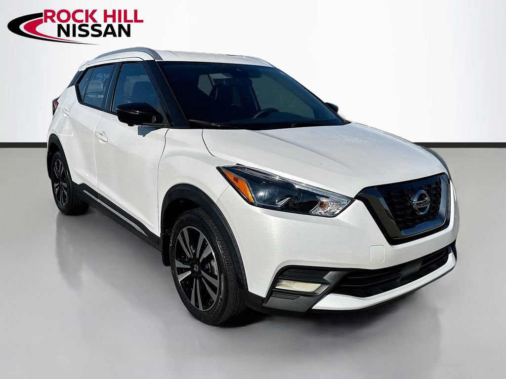 Used 2020 Nissan Kicks SR w/ SR Premium Package image 1