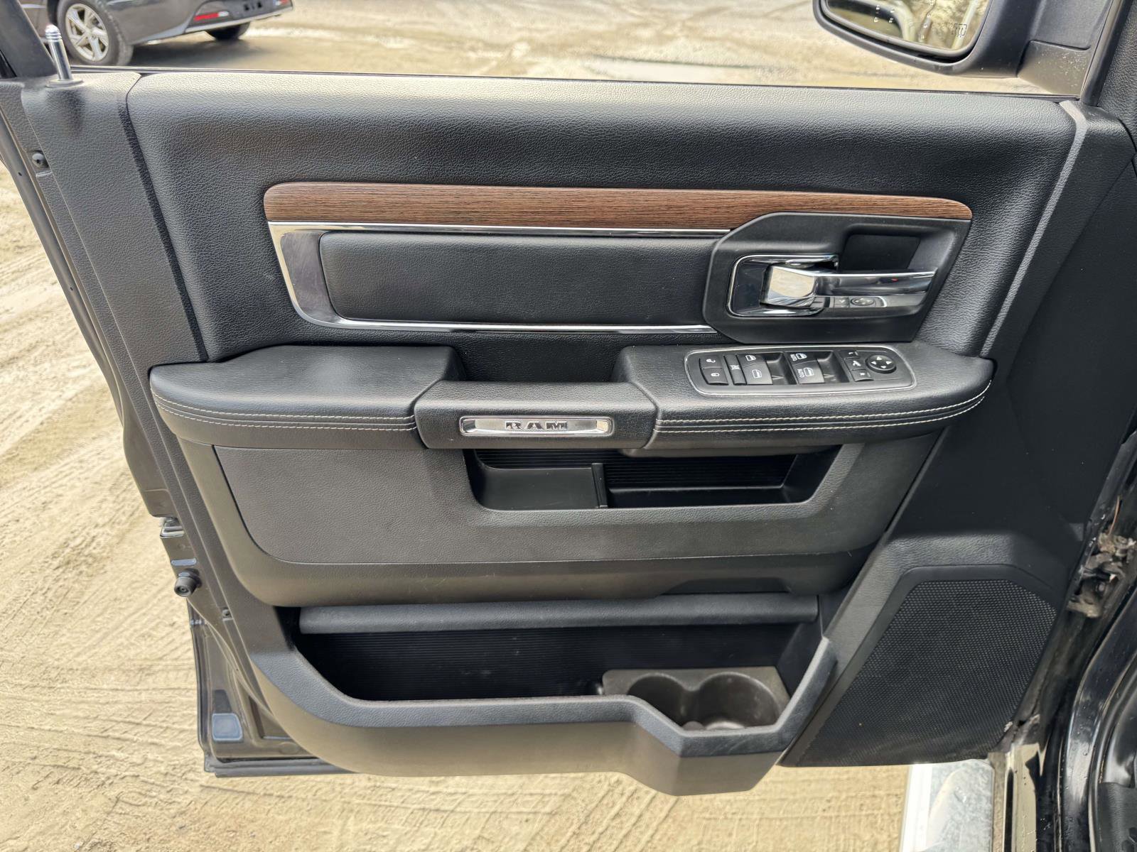 Used 2017 RAM 1500 Laramie w/ Convenience Group image 14