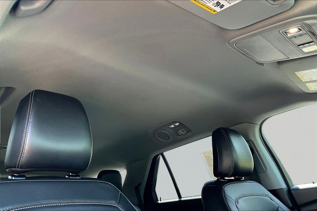 Used 2023 Ford Explorer XLT w/ Equipment Group 202A image 28