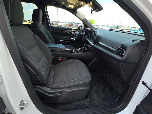 Used 2025 Chevrolet Traverse LT w/ Driver Confidence Package FWD image 11