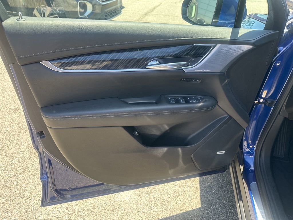 Used 2023 Cadillac XT6 Premium Luxury AWD/4WD image 9