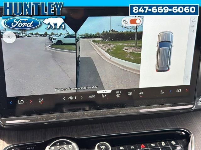Used 2025 Ford Expedition Platinum w/ Platinum Ultimate Package AWD/4WD image 31