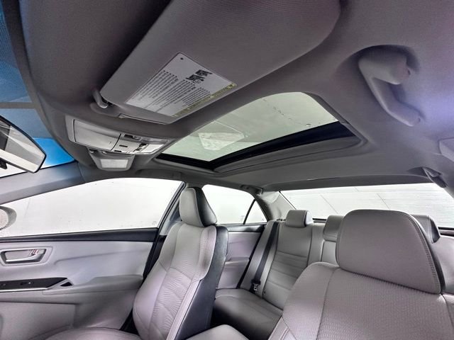 Used 2016 Toyota Camry SE w/ Moonroof Package FWD image 21