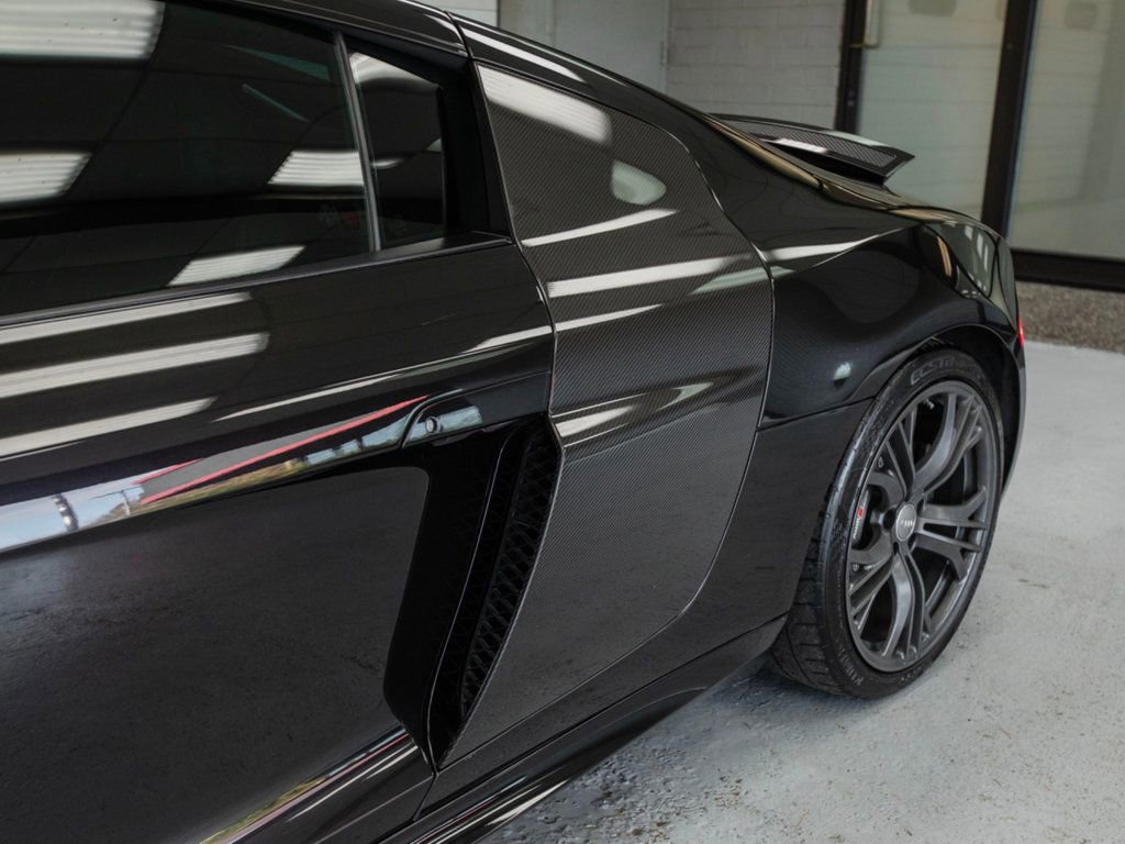 Used 2015 Audi R8 V10 plus w/ Full Leather Package image 18