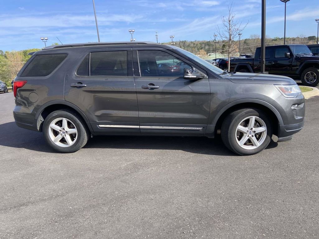 Used 2018 Ford Explorer XLT w/ Equipment Group 201A image 2