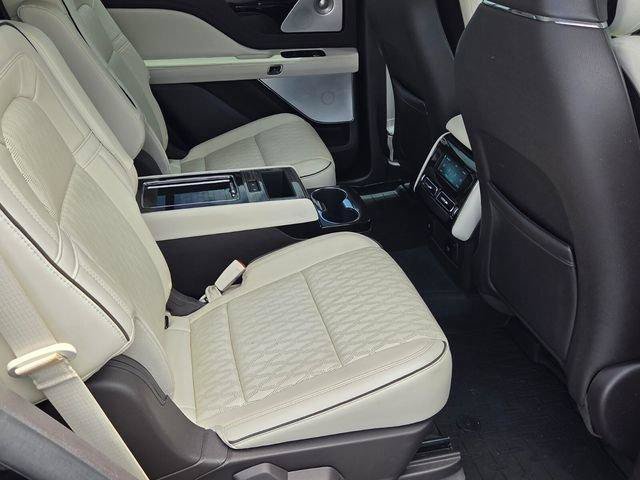 Used 2020 Lincoln Aviator Black Label AWD/4WD image 18