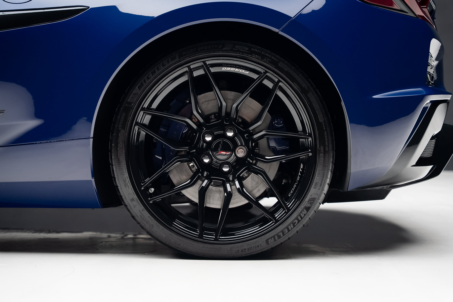 Used 2025 Chevrolet Corvette Z06 w/ Stealth Interior Trim Package RWD image 25