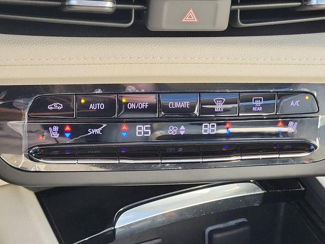 Certified 2023 Buick Envision Avenir AWD/4WD image 16