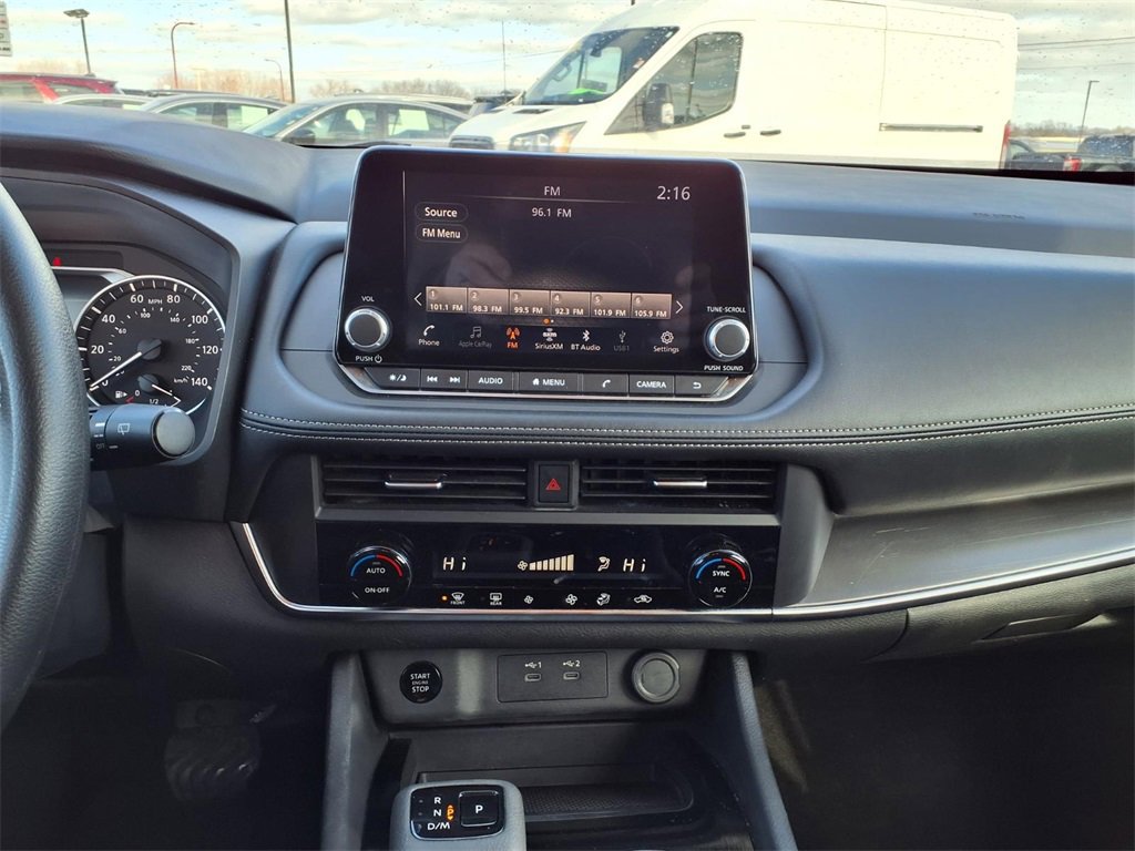 Used 2024 Nissan Rogue SV image 22