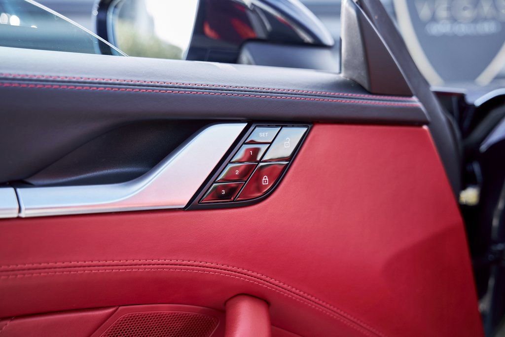 Used 2021 Porsche 911 Turbo S image 31