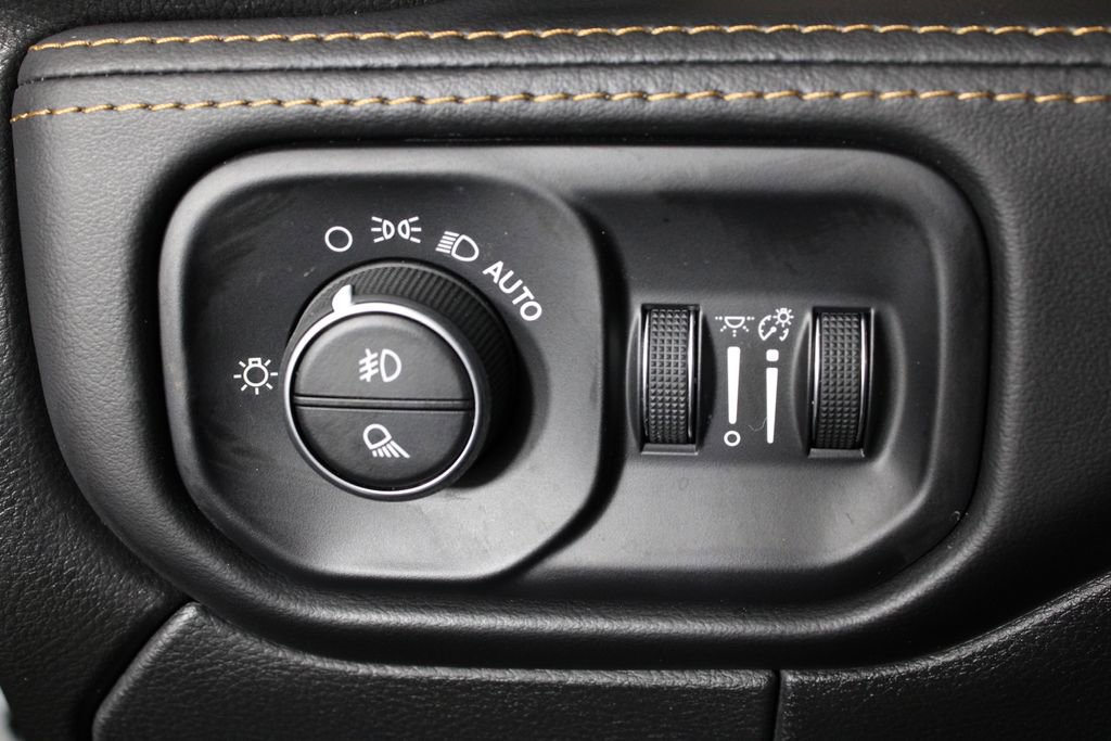 Used 2024 RAM 2500 Limited w/ Safety Group image 23