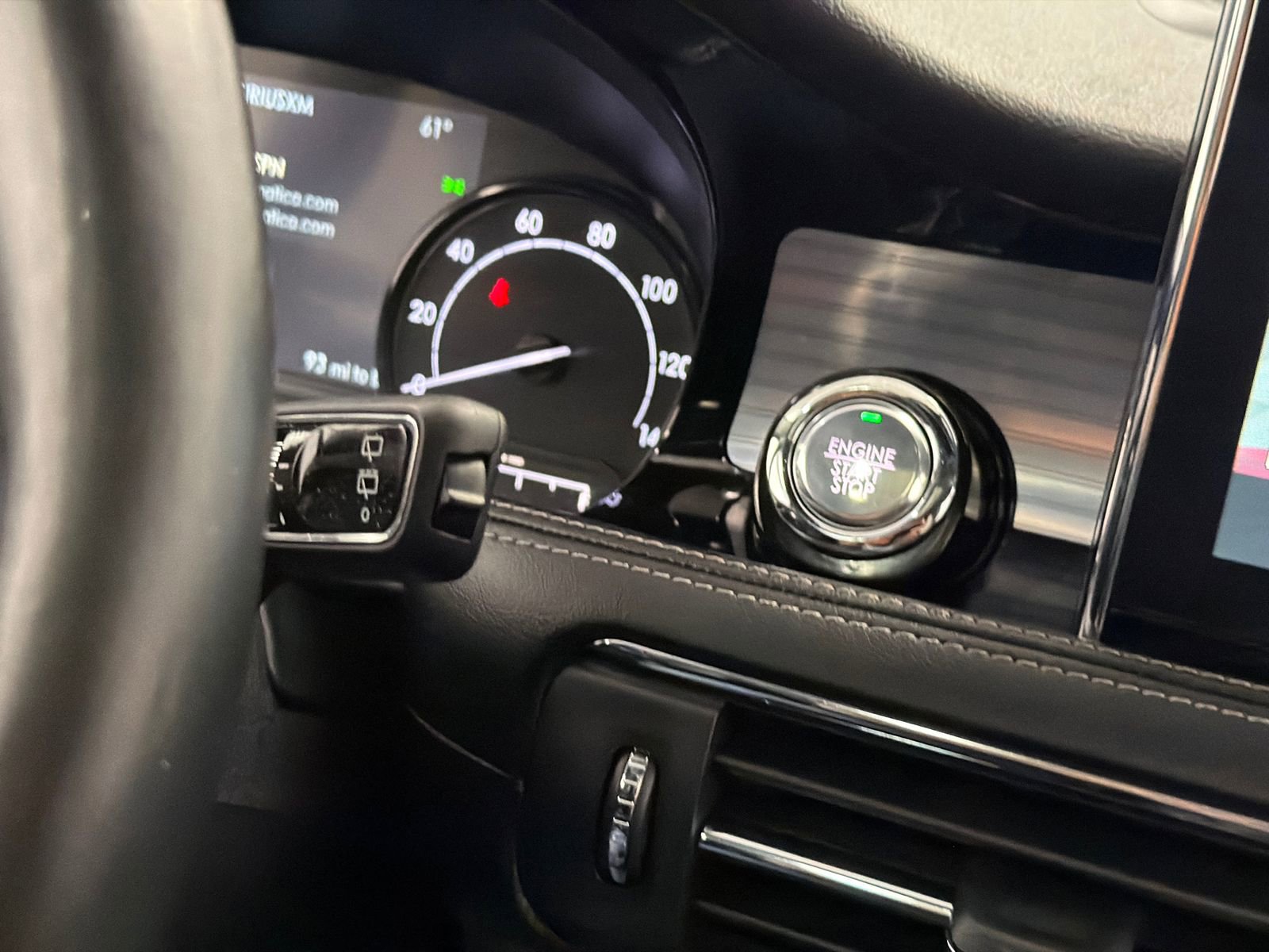 Used 2022 Lincoln Corsair AWD w/ Premium Package image 29