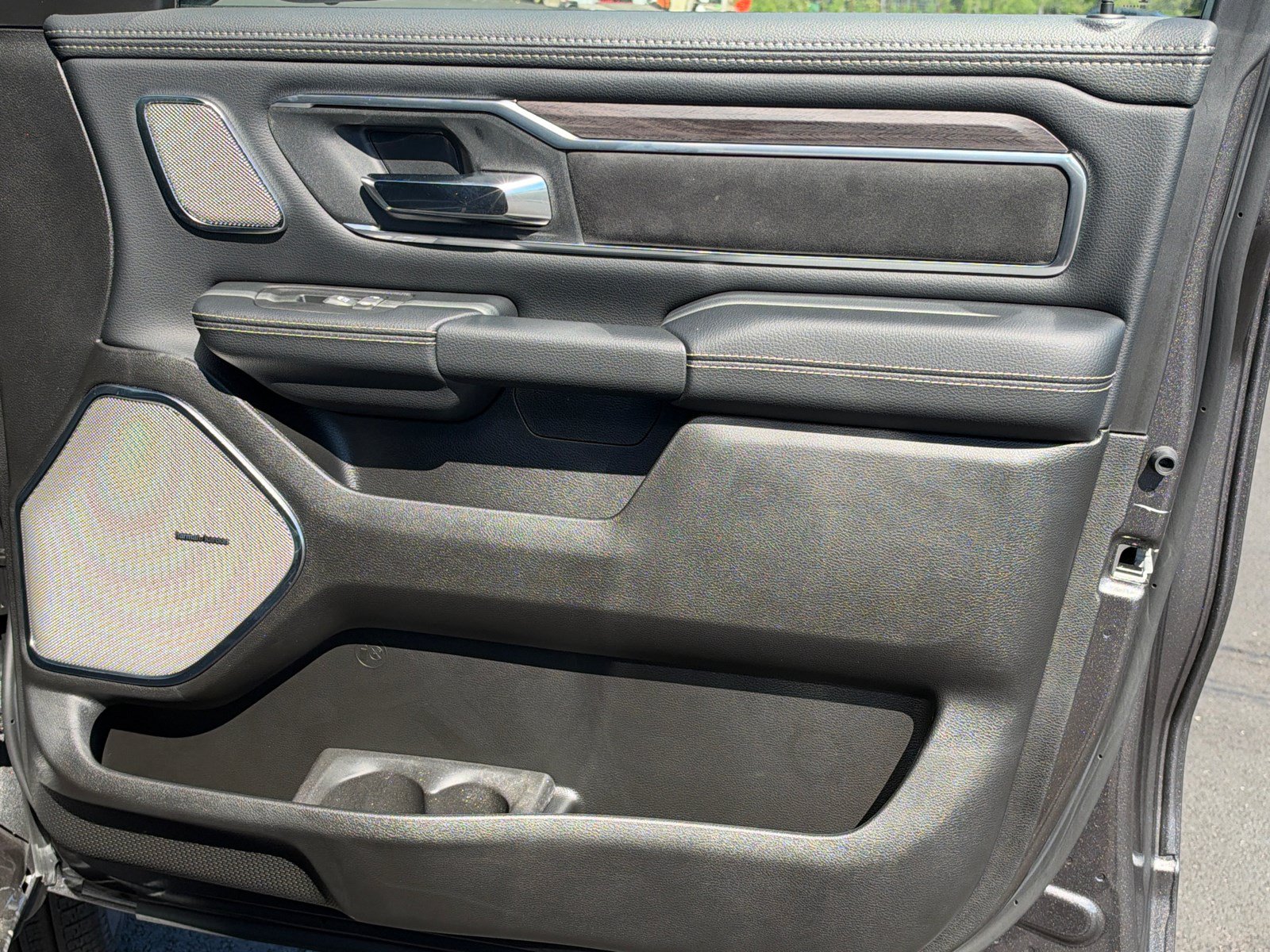 New 2027 RAM 1500 Laramie AWD/4WD image 14