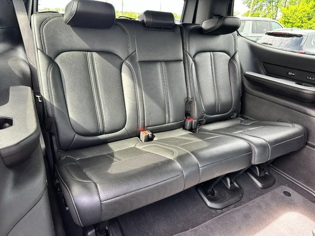 Used 2024 Jeep Wagoneer Series II w/ Rear Seat Video Group 1 AWD/4WD image 10