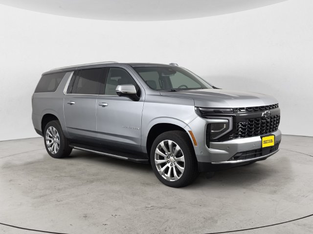 Used 2026 Chevrolet Suburban Premier w/ Sun And Tow Package AWD/4WD image 3