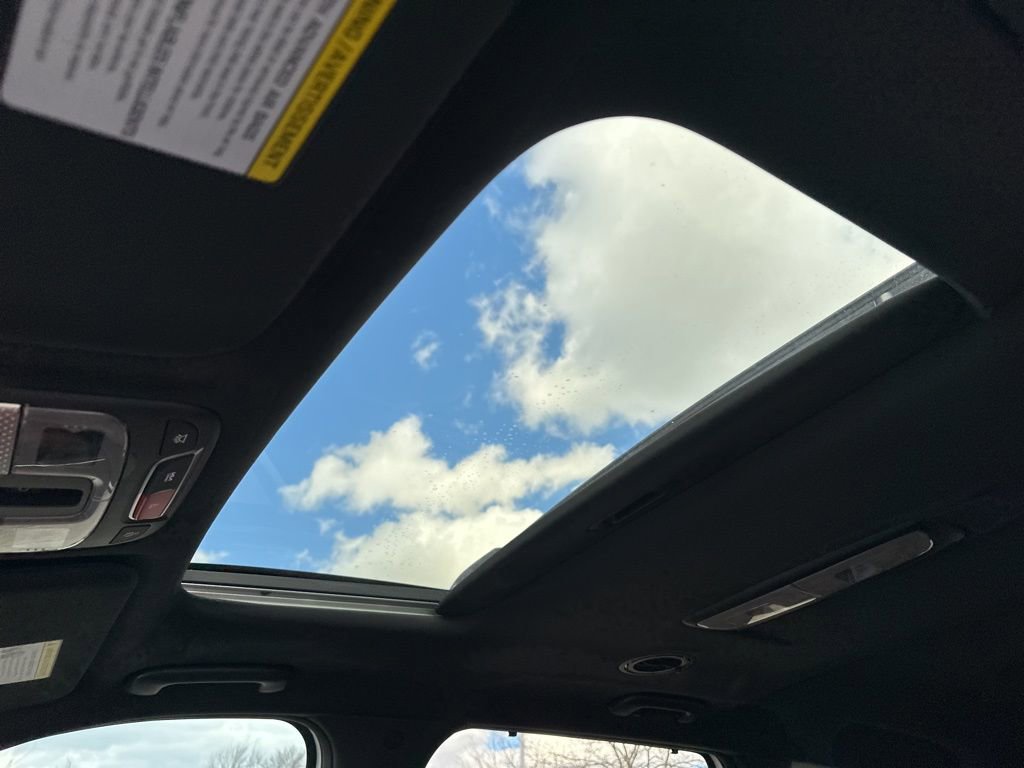 Used 2024 Kia Telluride EX w/ EX Captain's Chair Package image 12