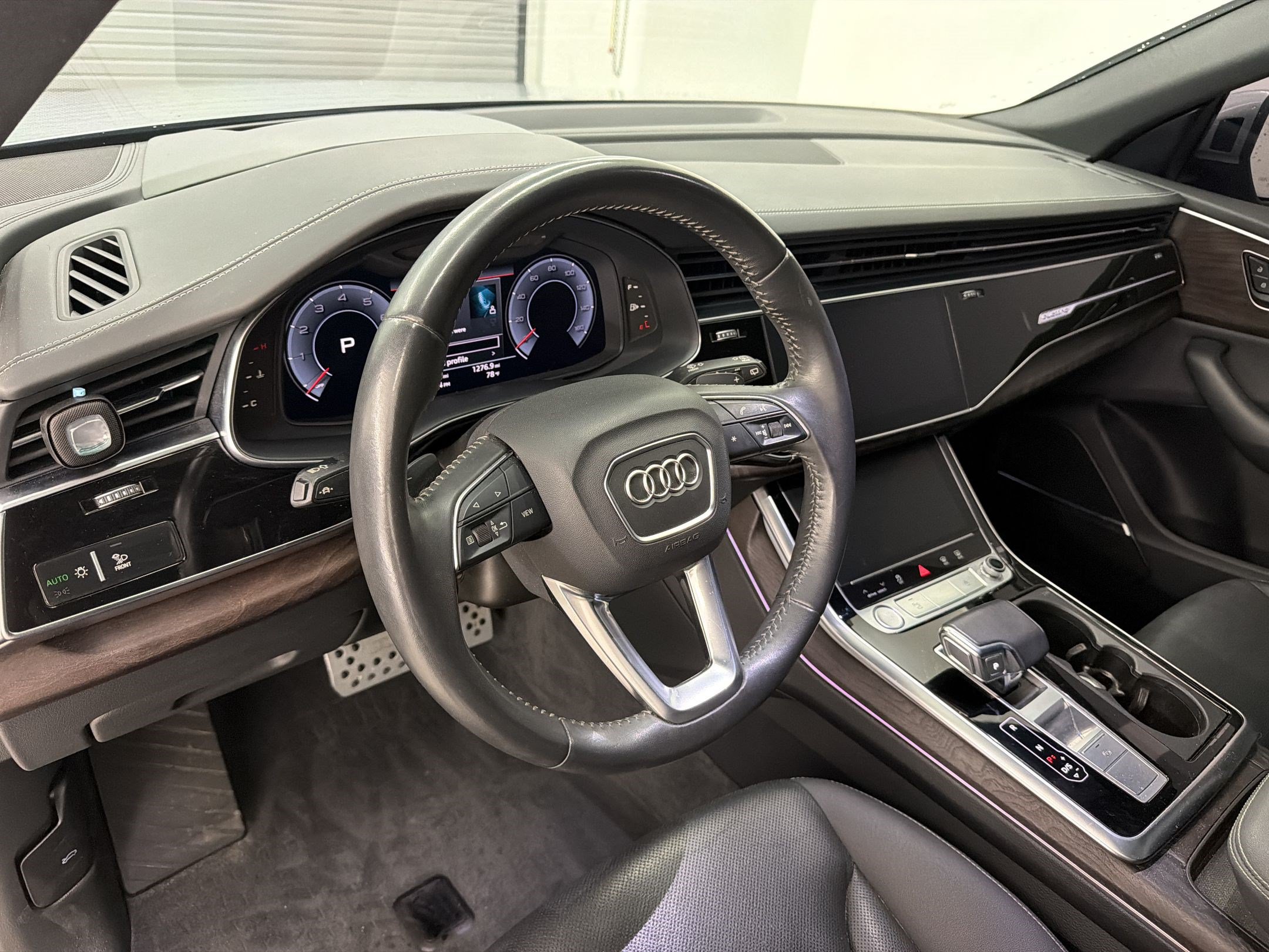 Used 2020 Audi Q8 Prestige w/ Prestige Package AWD/4WD image 4
