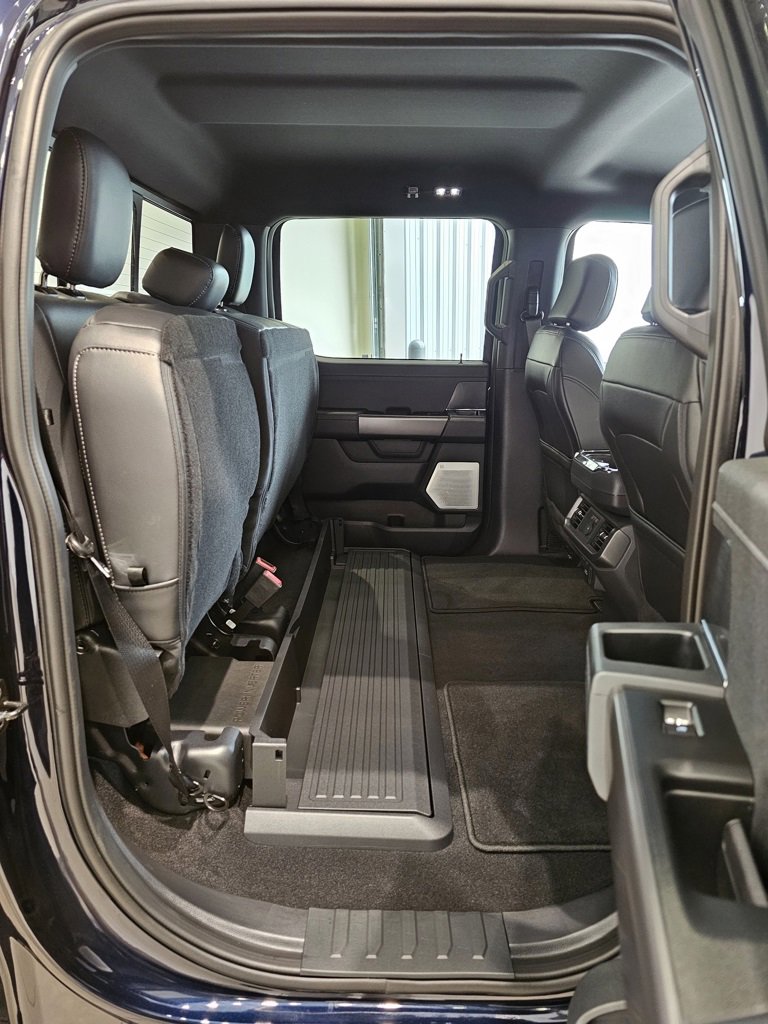 New 2025 Ford F150 Lariat w/ Equipment Group 502A High image 40