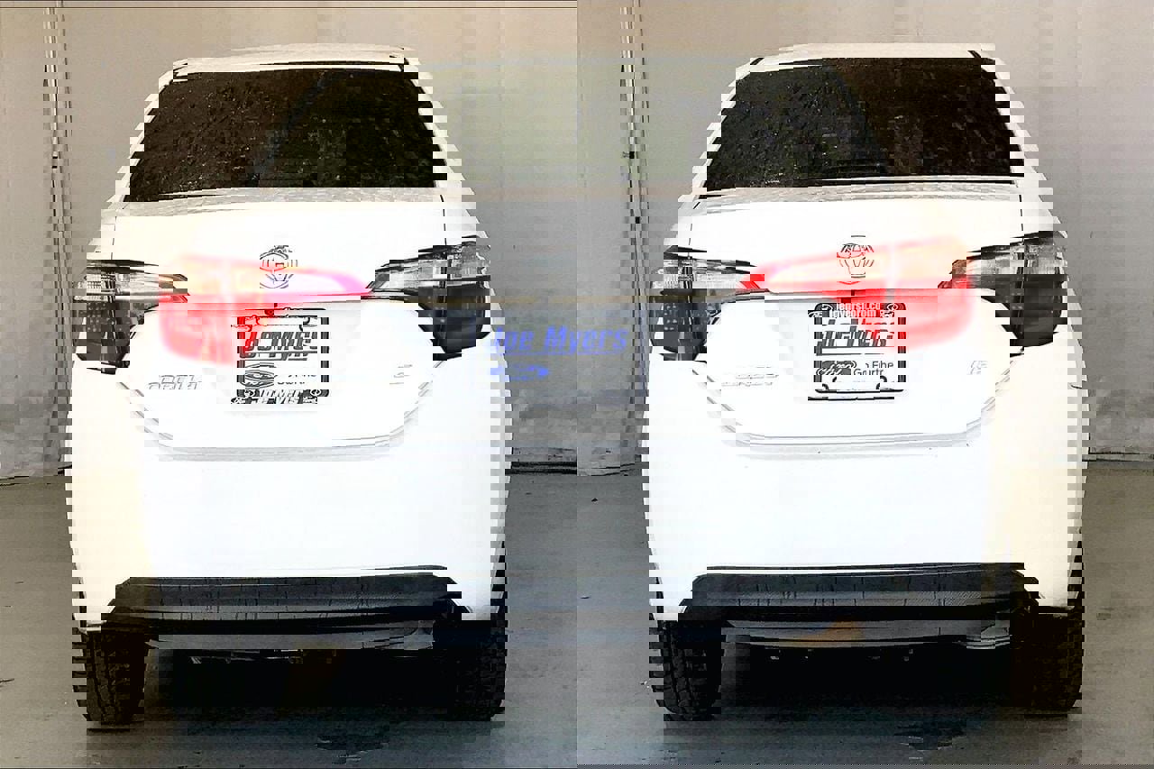 Used 2017 Toyota Corolla LE image 4