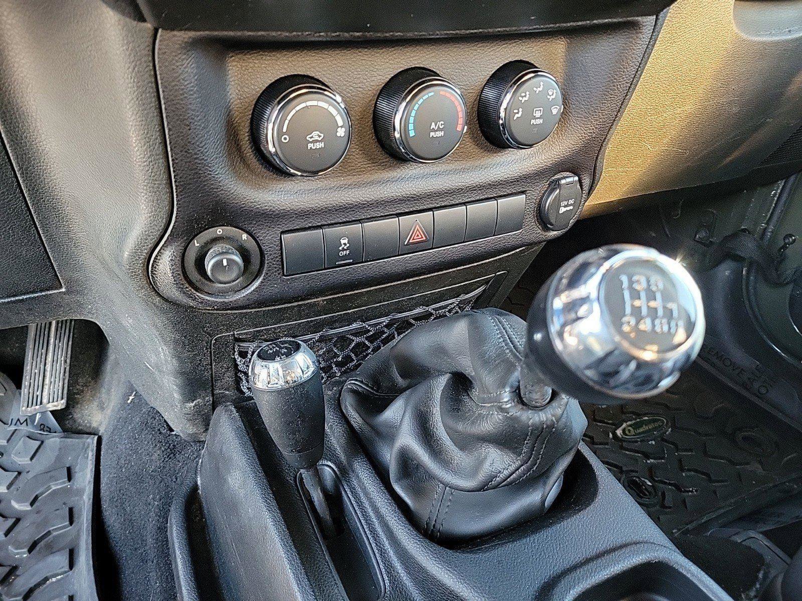 Used 2015 Jeep Wrangler Sport w/ Quick Order Package 23S image 27