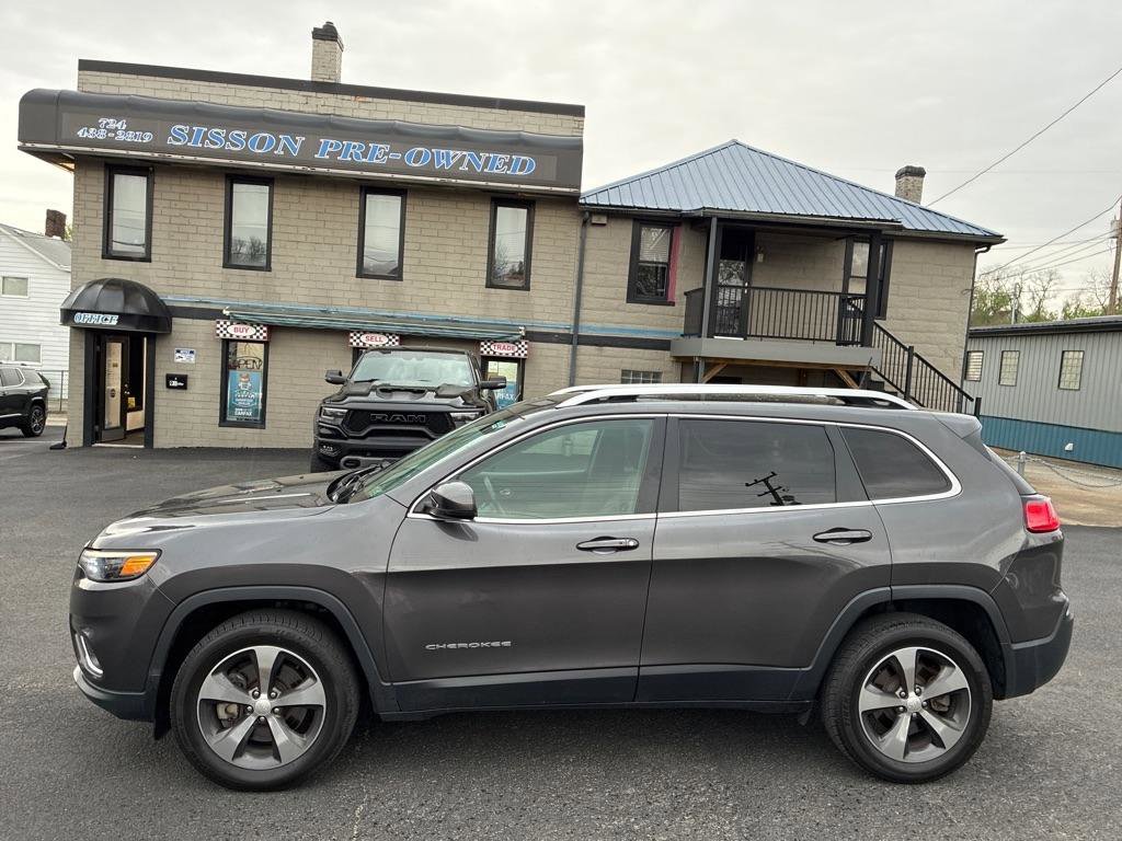 Used 2019 Jeep Cherokee Limited AWD/4WD image 2