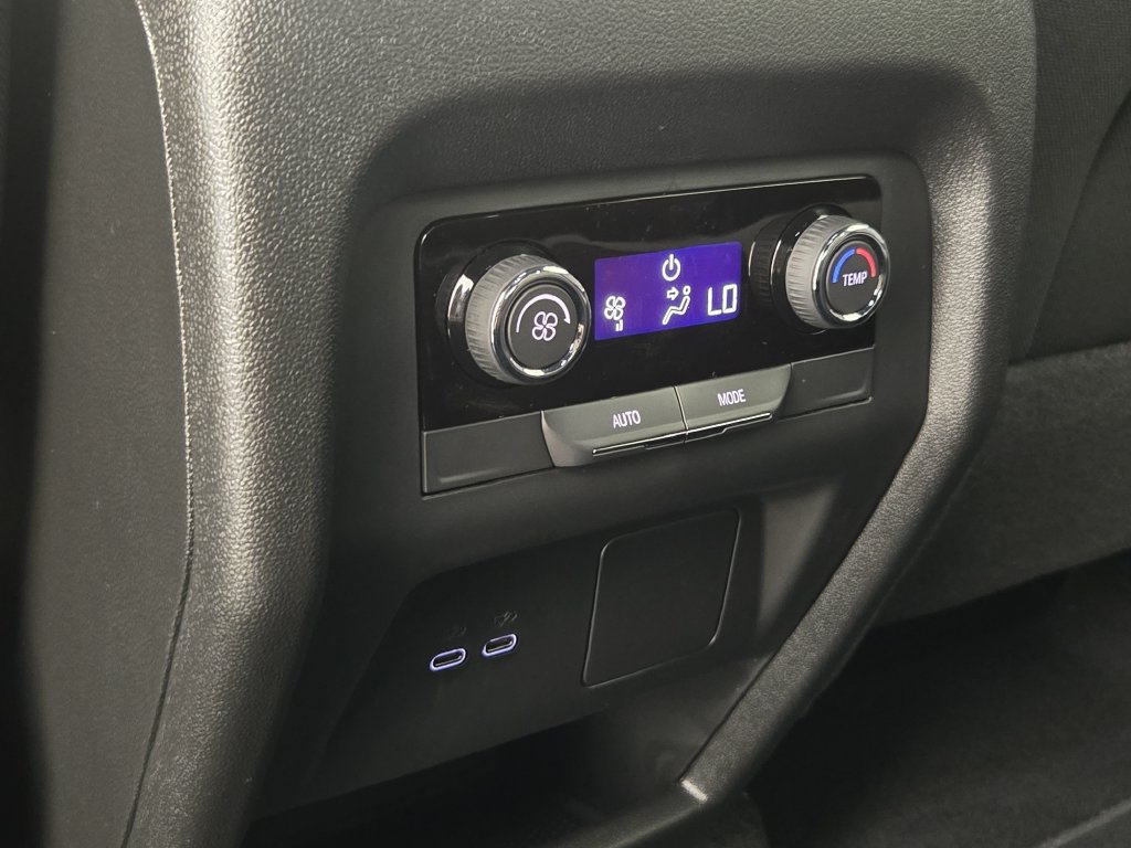 New 2026 Chevrolet Traverse LT w/ Midnight/Sport Edition FWD image 33