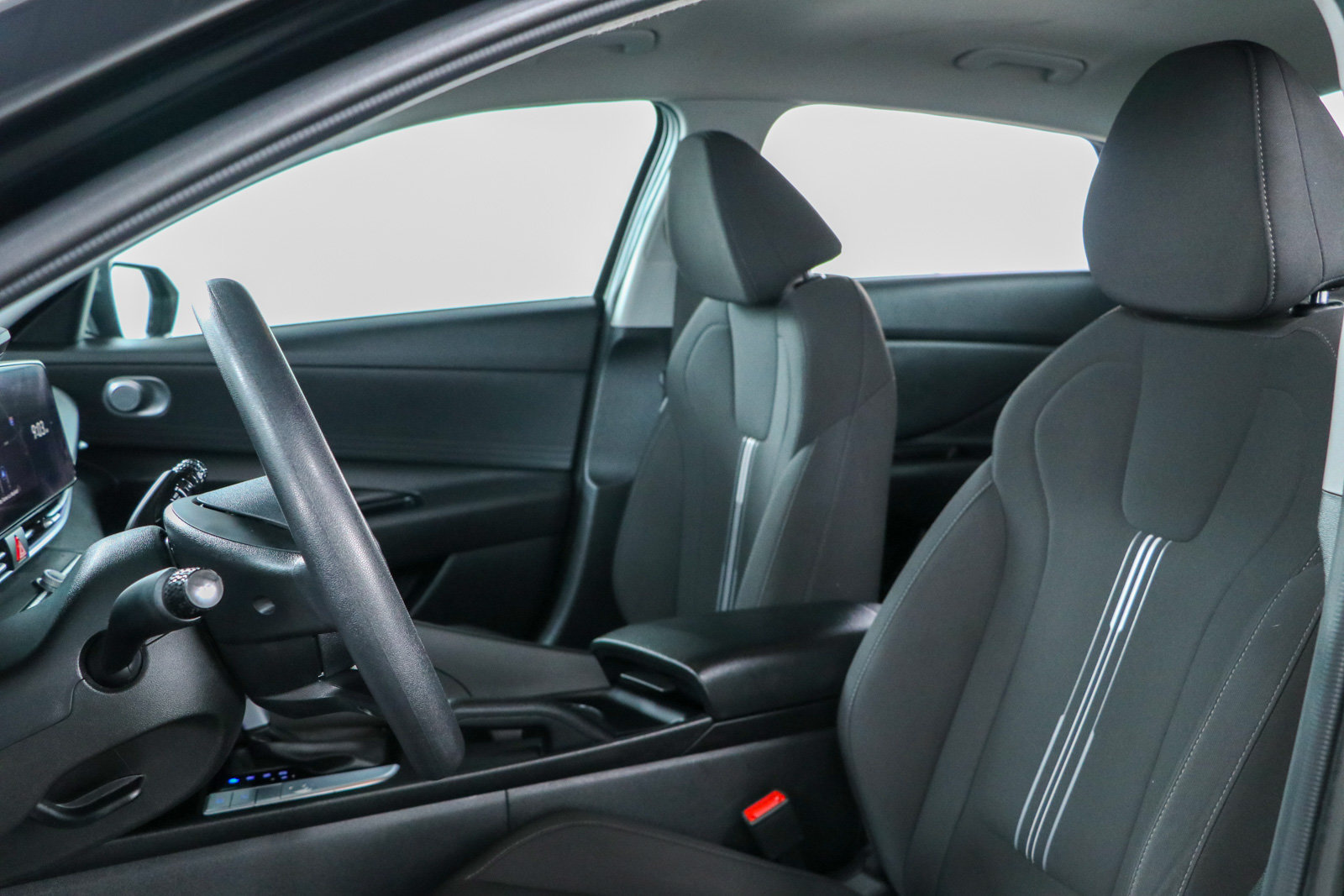 Used 2024 Hyundai Elantra SEL FWD image 23