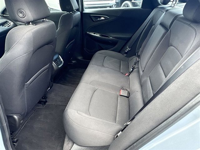Used 2017 Chevrolet Malibu LT image 23