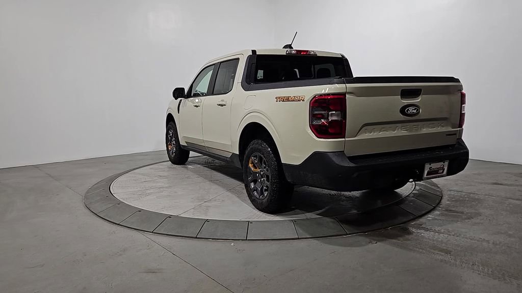Used 2025 Ford Maverick Tremor image 3